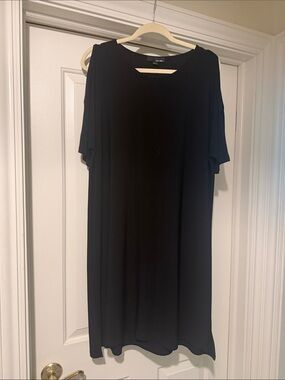SUN KIM Black Cold-Shoulder Shift Dress
